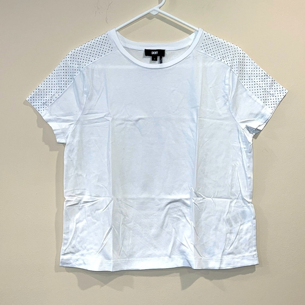 🔥DKNY T shirt🔥